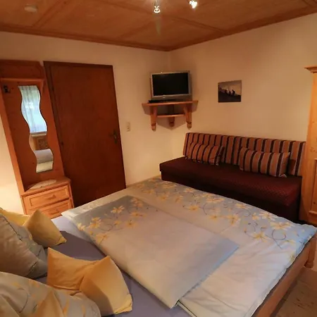 Ferienwohnung Tomann トゥクス